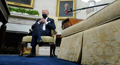 拜登在白宫会见以色列总理疑似睡着了